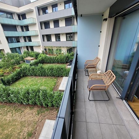 Newly Built Apartment With Balcony, Ac And Free Indoor Garage Praha Exteriér fotografie