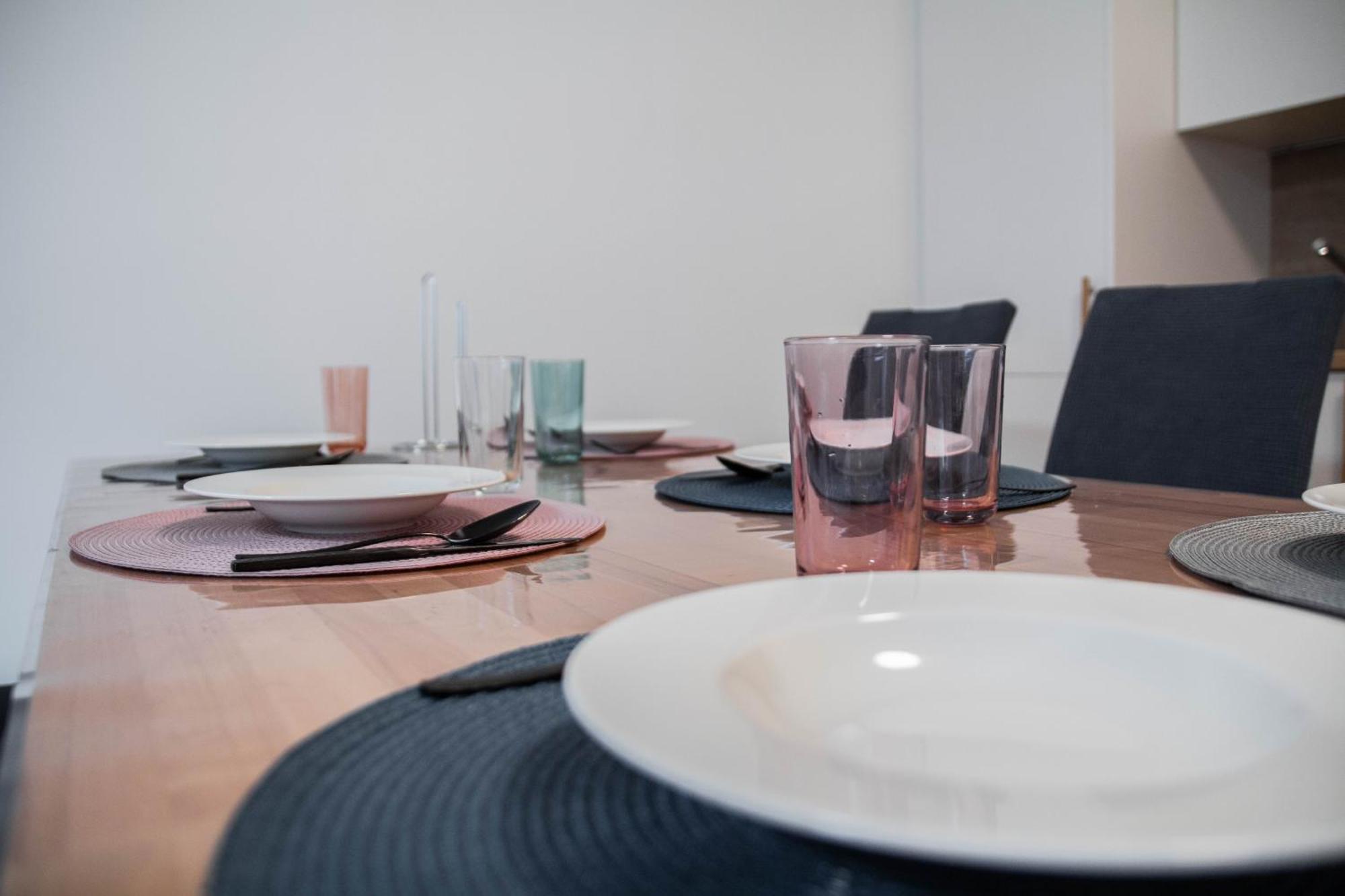 Newly Built Apartment With Balcony, Ac And Free Indoor Garage Praha Exteriér fotografie