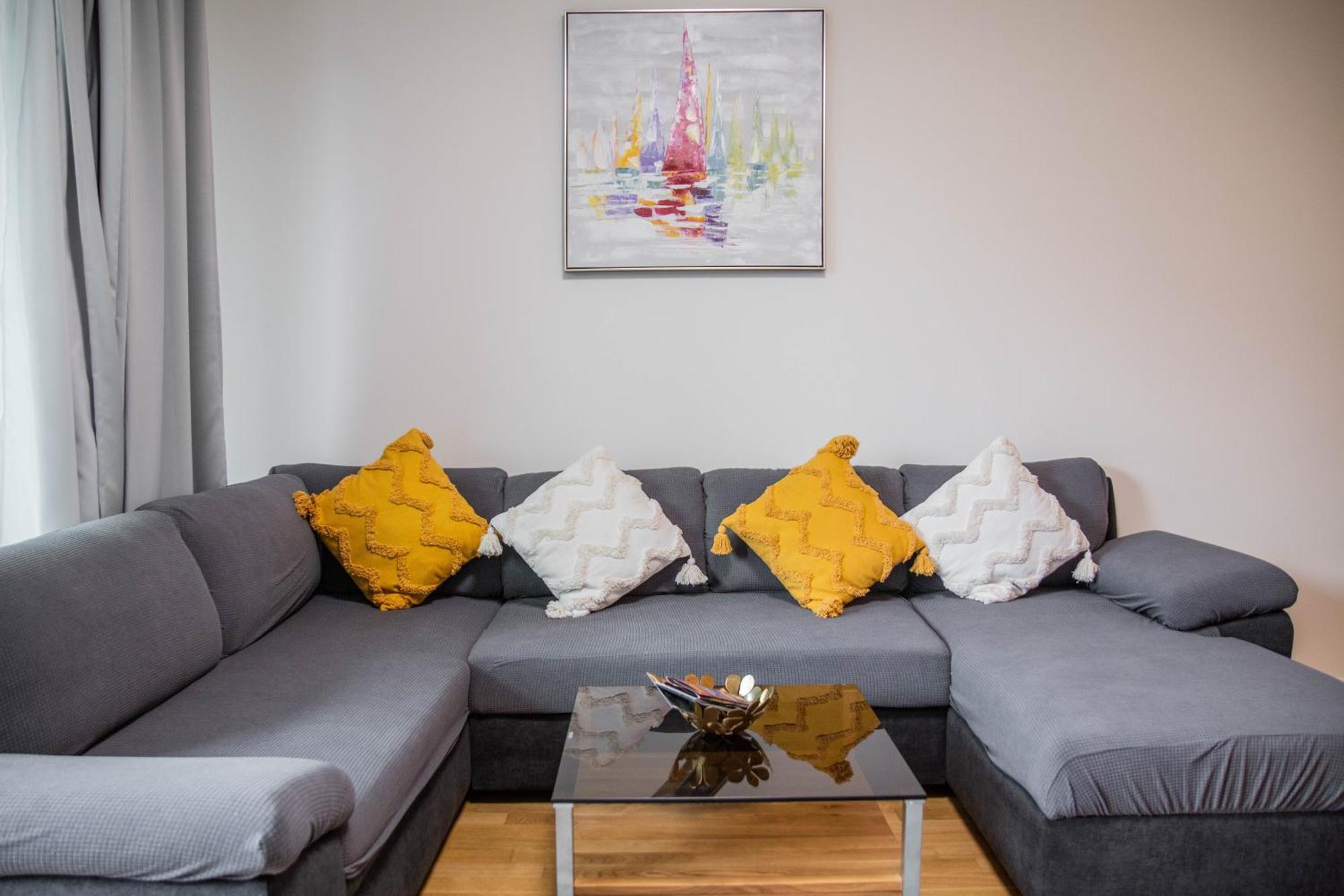 Newly Built Apartment With Balcony, Ac And Free Indoor Garage Praha Exteriér fotografie